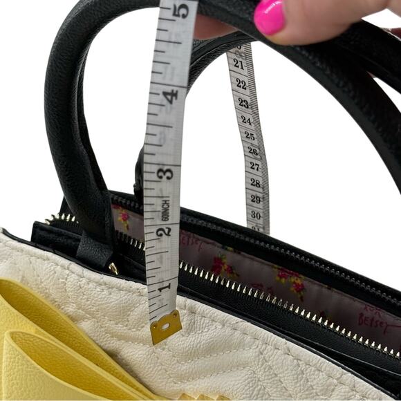 Betsey Johnson Faux Leather Quilted Big Bow Gold Hardware Purse Removable Strap - Picture 12 of 15